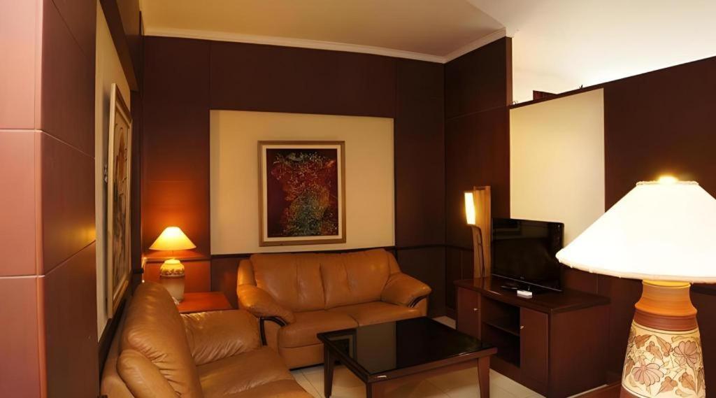 Karlita Hotel Tegal Tegal (Central Java) Exterior foto