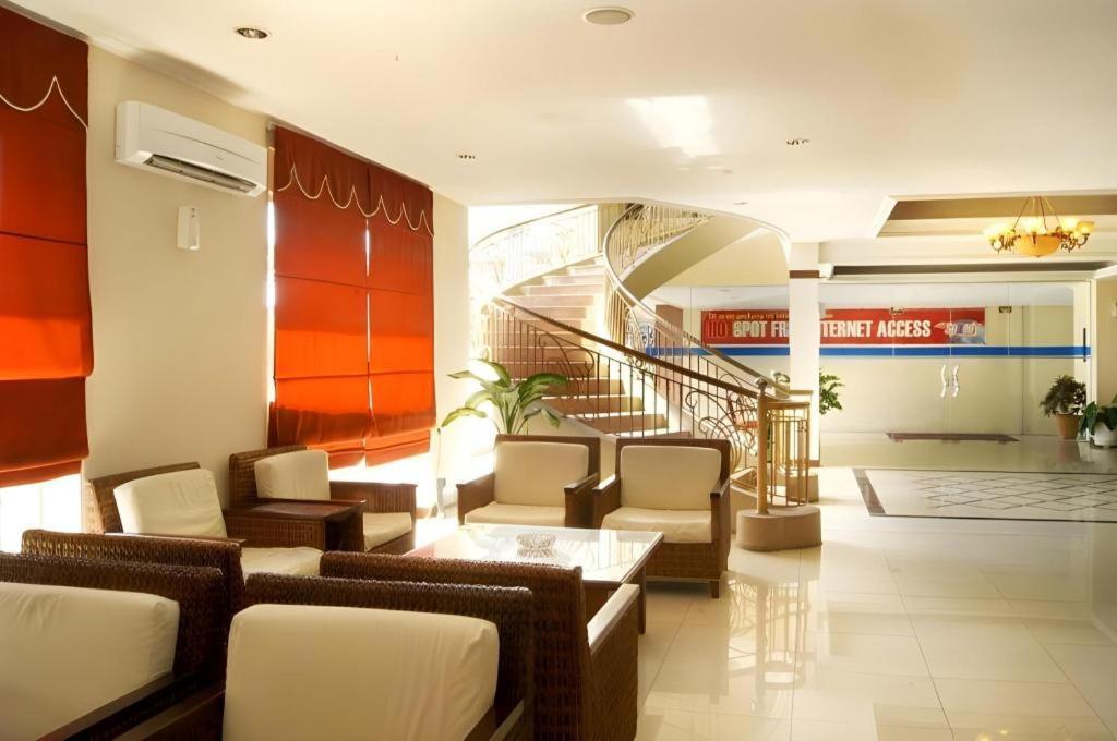 Karlita Hotel Tegal Tegal (Central Java) Exterior foto
