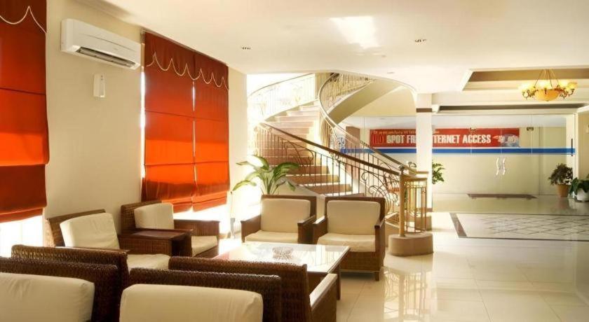 Karlita Hotel Tegal Tegal (Central Java) Exterior foto